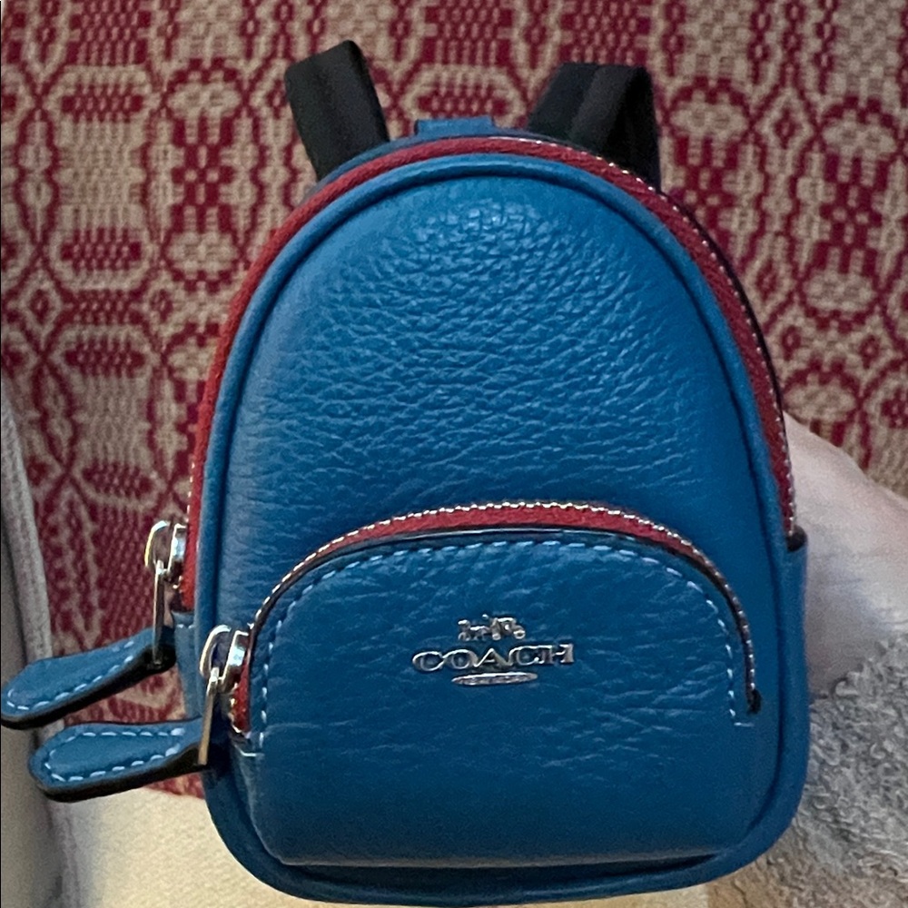 Vintage Coach Teal Leather Backpack/Red Zippered Clip-On Accessory - Picture 5 of 9